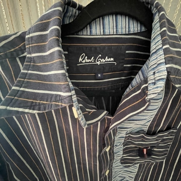 ROBERT GRAHAM LS Button down Logo, Casual or Dress Shirt, size Medium, Crest - Picture 3 of 7